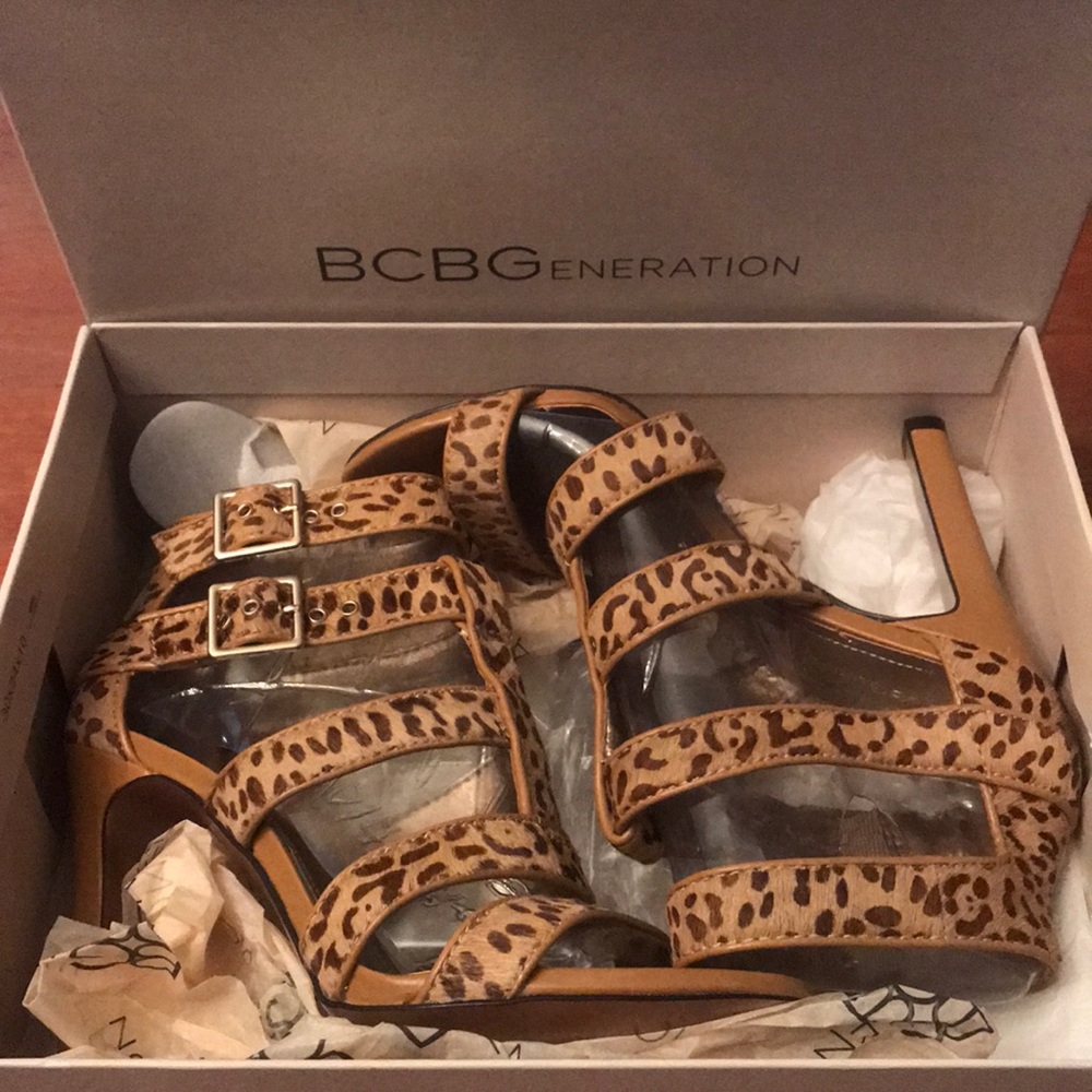 BCBG NEW unique and rare leopard print fur & leather spiked heels - Picture 3 of 8
